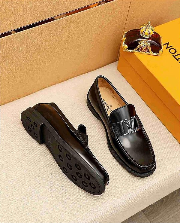 Mocassim Louis Vuitton Major Black - LLebu: A melhor experiência de Luxo  online do mundo!