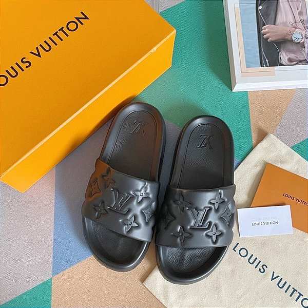 Chinelo Louis Vuitton Waterfront Noir - LLebu: A melhor experiência de  Luxo online do mundo!