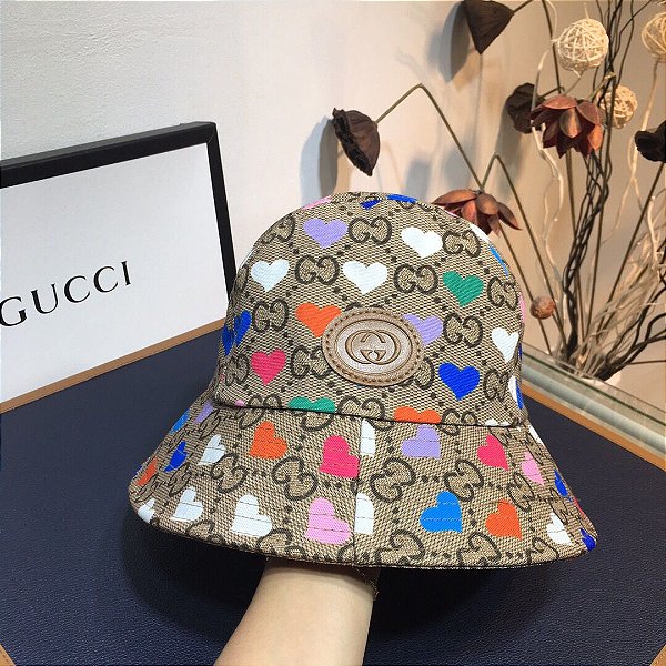Bucket Gucci "GG Supreme/heart"