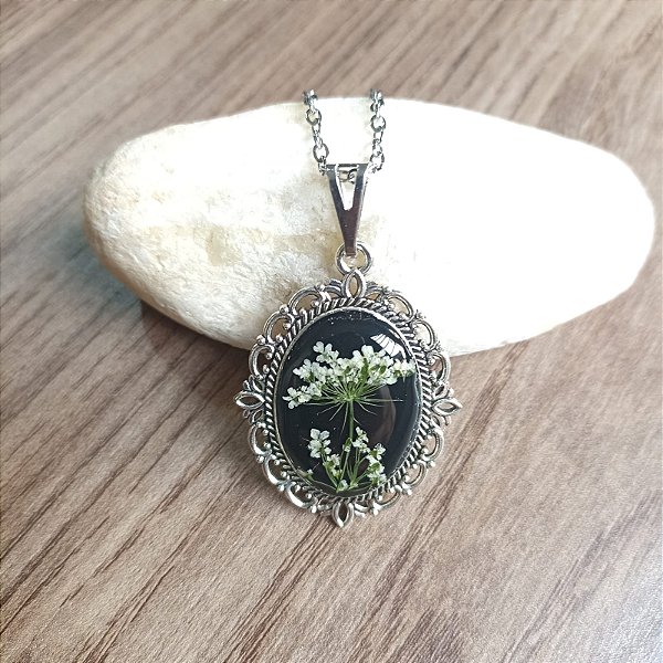 Colar Flor de cenoura