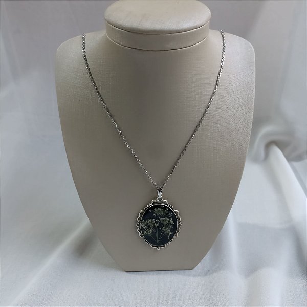 Colar Flor de cenoura