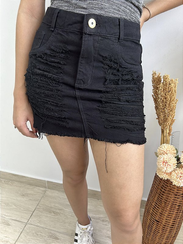 Mini Saia Preta Destroyed Desfiada Rasgada Casual