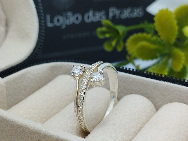 *Anel trio com pedras em prata 925*