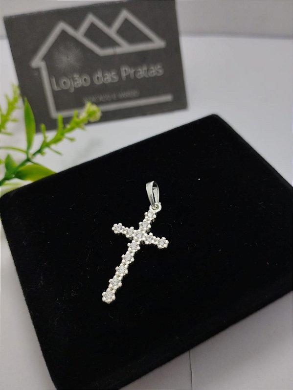 *Pingente em cruz com pedras zircônia em prata 925*