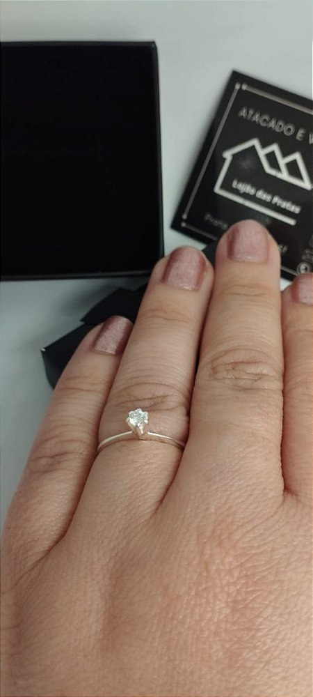 Anel Solitário com Zircônia em Prata 925 – Elegância e Brilho