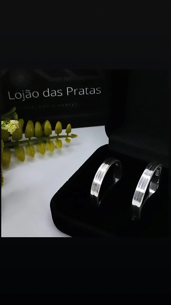 *Aliança 0,4mm lisa grossa com friso central em prata 925*
