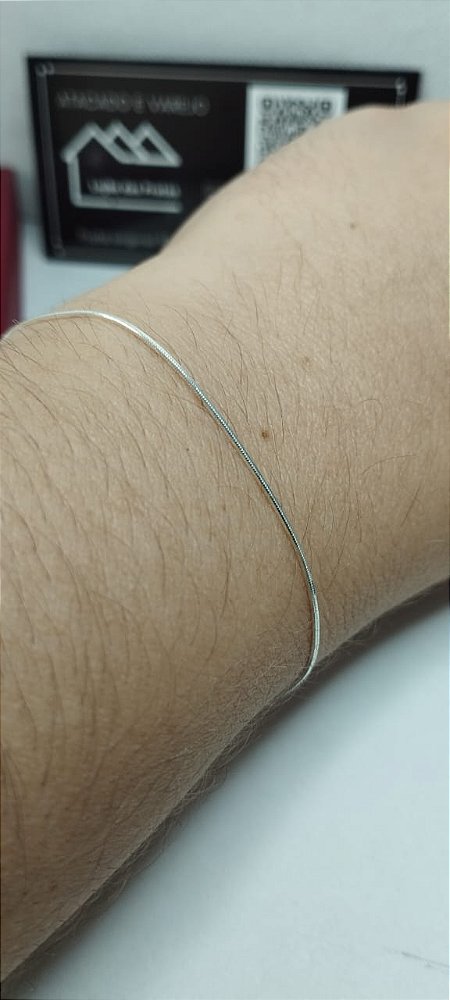 *Pulseira fio laminado 18cm em prata 925*