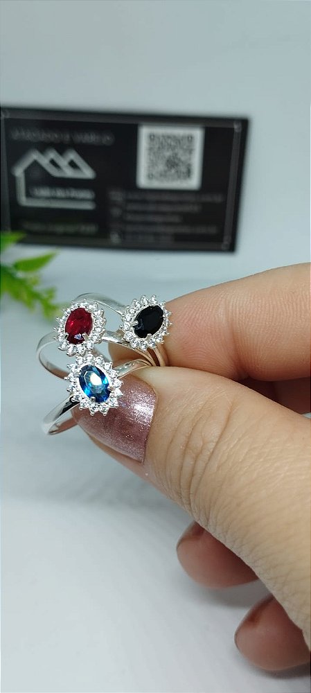 *Anel com Pedra Oval Formatura em prata 925*
