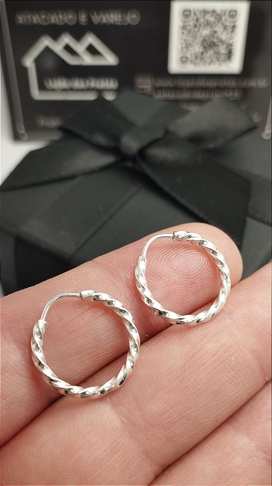 Argola Torcida 1,5 cm em Prata 925