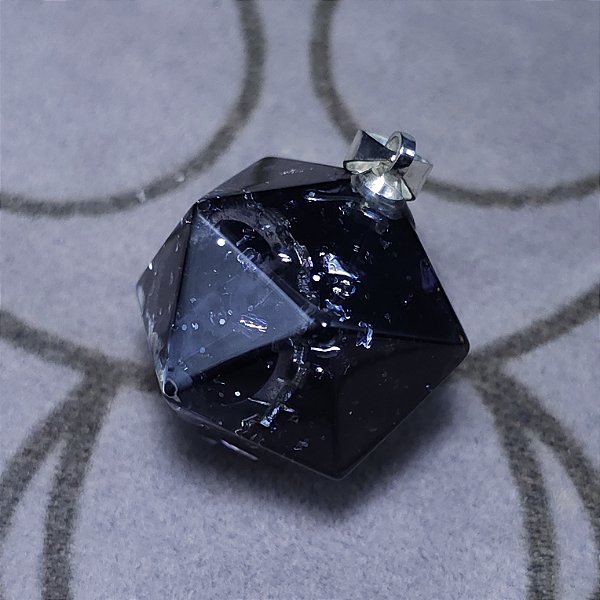 Arcane - Cordão de Mini D20