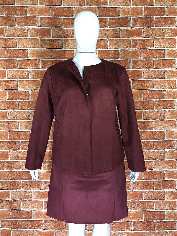 CONJUNTO JAQUETA E SAIA SUEDE PLUS SIZE
