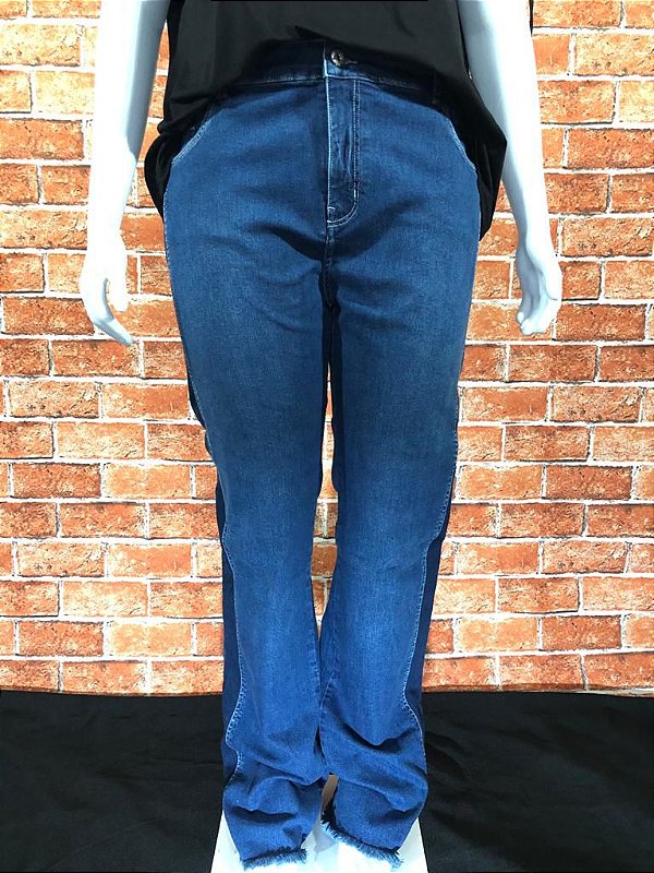 CALÇA JEANS SIMPLES FLARE PLUS SIZE