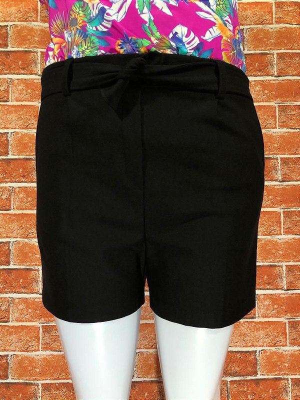 SHORTS COM BOLSO PLUS SIZE