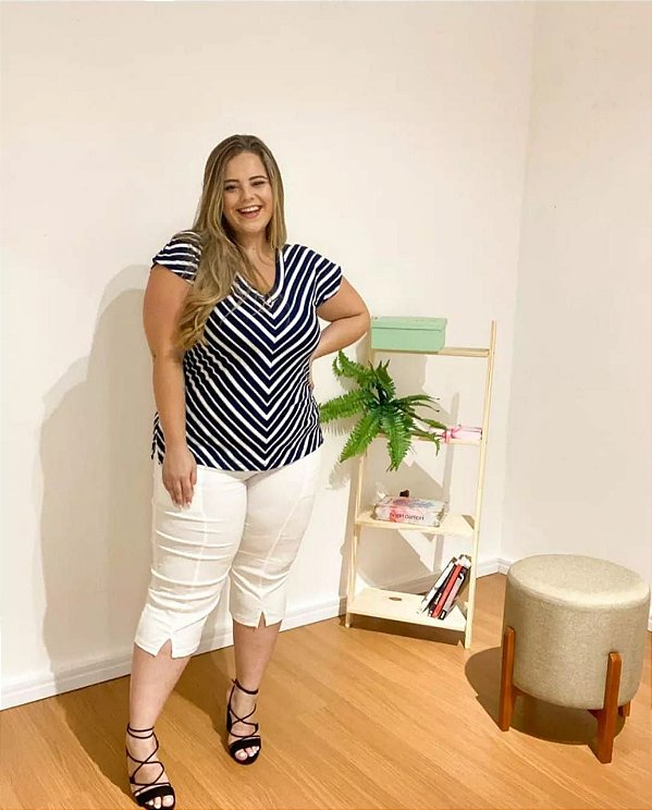 BLUSA DE MALHA LISTRA DIAGONAL PLUS SIZE