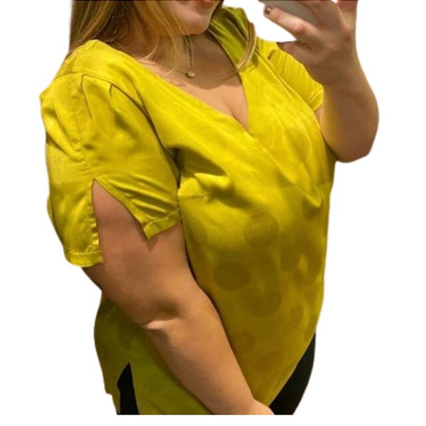BLUSA DE VISCOSE COM DECOTE QUADRADO NAS COSTAS PLUS SIZE