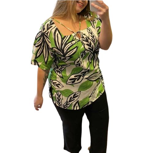 BLUSA DE VISCOLINHO ESTAMPADA COM MANGA LISA PLUS SIZE