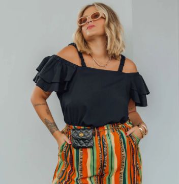BLUSA DE OMBRO BABADO
