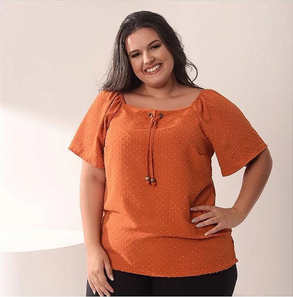 BLUSA MANGA CURTA COM POAS NA MESMA COR DA ESTAMPA