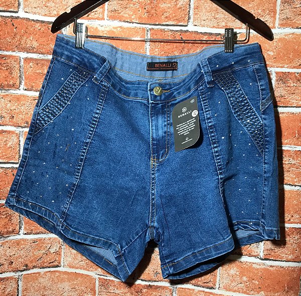 SHORTS JEANS COM BRILHOS NO BOLSO FAKE
