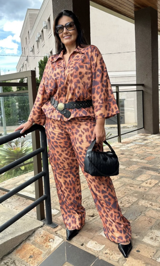 CALÇA BOLSO CAPADO SEDA ANIMAL PRINT ONÇA