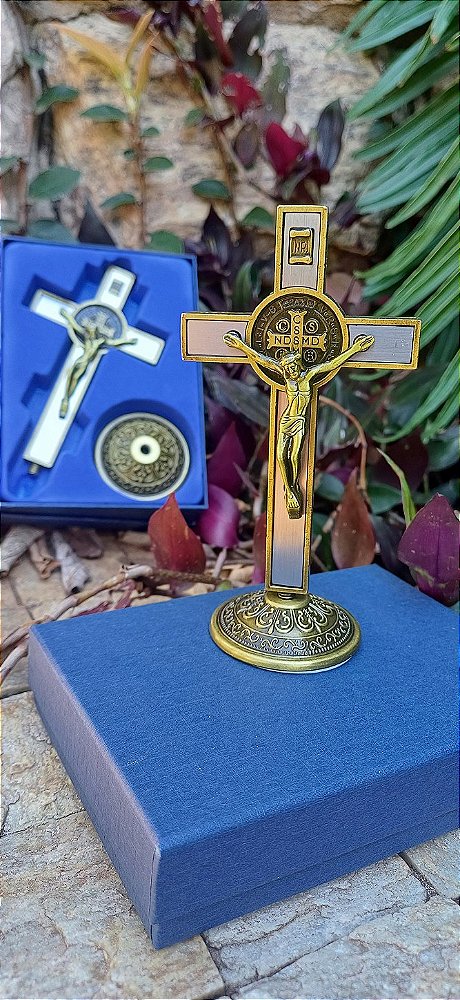 Crucifixo de Mesa São Bento