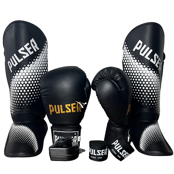 KIT LUVA 12OZ + CANELEIRA G/20MM + BANDAGEM + BUCAL - PRETO DOURADO MINIMAL - PULSER
