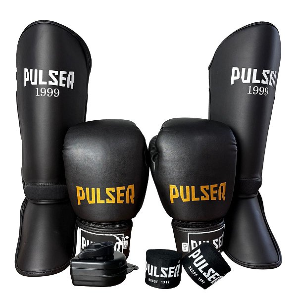 KIT LUVA 12OZ + CANELEIRA M/20MM + BANDAGEM + BUCAL - PRETO DOURADO MINIMAL- PULSER