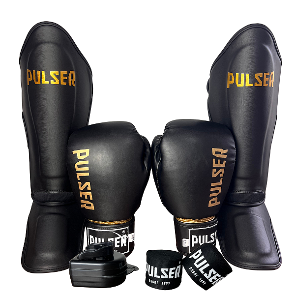 SUPER KIT LUVA 12OZ + CANELEIRA G/30MM + BANDAGEM + BUCAL - PRETO COM DOURADO MINIMAL - PULSER