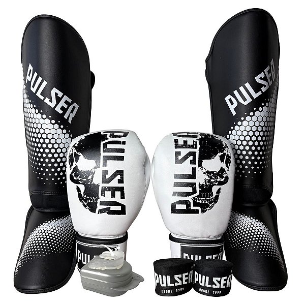 KIT LUVA 12OZ + CANELEIRA M/20MM + BANDAGEM + BUCAL - BRANCO PRETO CAVEIRA - PULSER