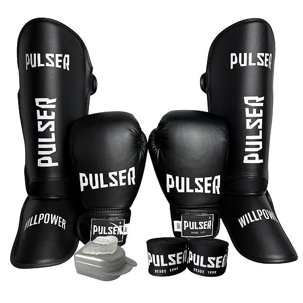 KIT LUVA 08OZ + CANELEIRA M/20MM + BANDAGEM + BUCAL - PRETO COM BRANCO  - PULSER