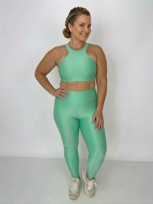 Conjunto Fitness Cravina Plus Size com Compressão