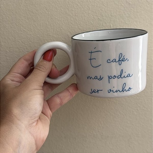 Caneca de Porcelana "Muito Eu" – Alça Argola e Frases Divertidas 350ml