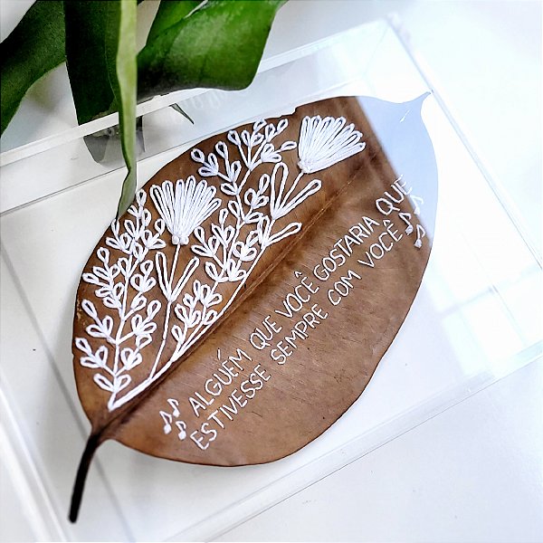 Folha Floral Branco com Frase