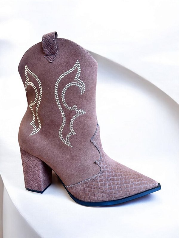 BOTA ALLYMA CHIVAS CARAMELO