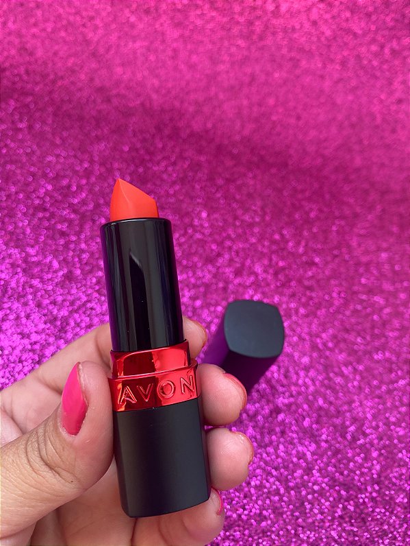 Batom cremoso vermelho alaranjado