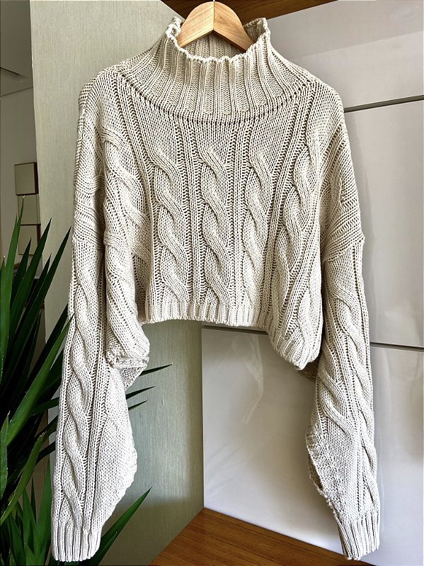CROPPED EM TRICOT COM ABERTURA