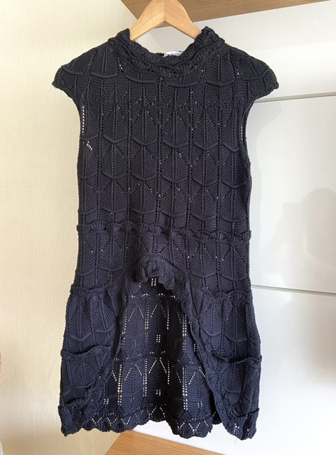 BLUSA RENDADA COM ABERTURA EM TRICOT