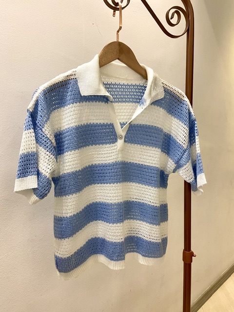 BLUSA POLO LISTRADA EM TRICOT
