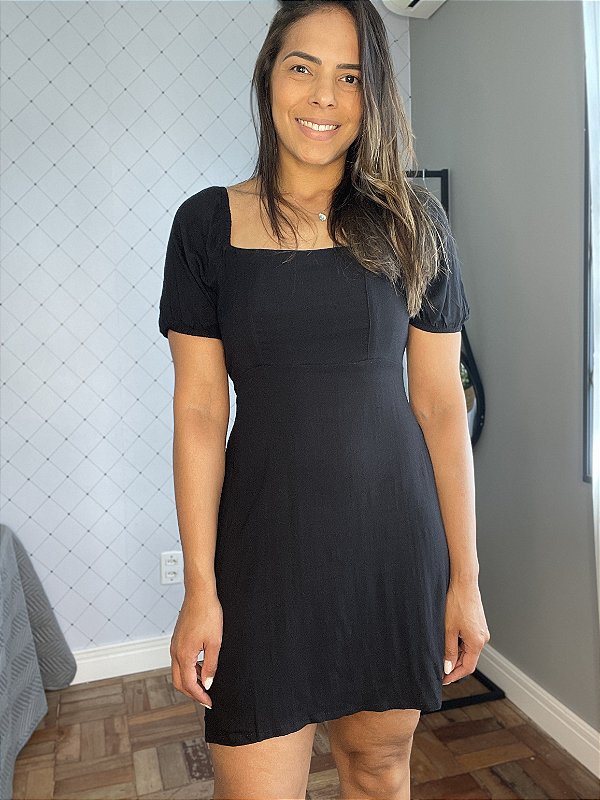 Vestido curto preto