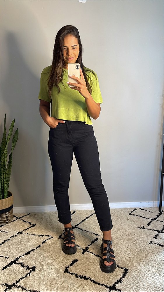 Calça mom preta