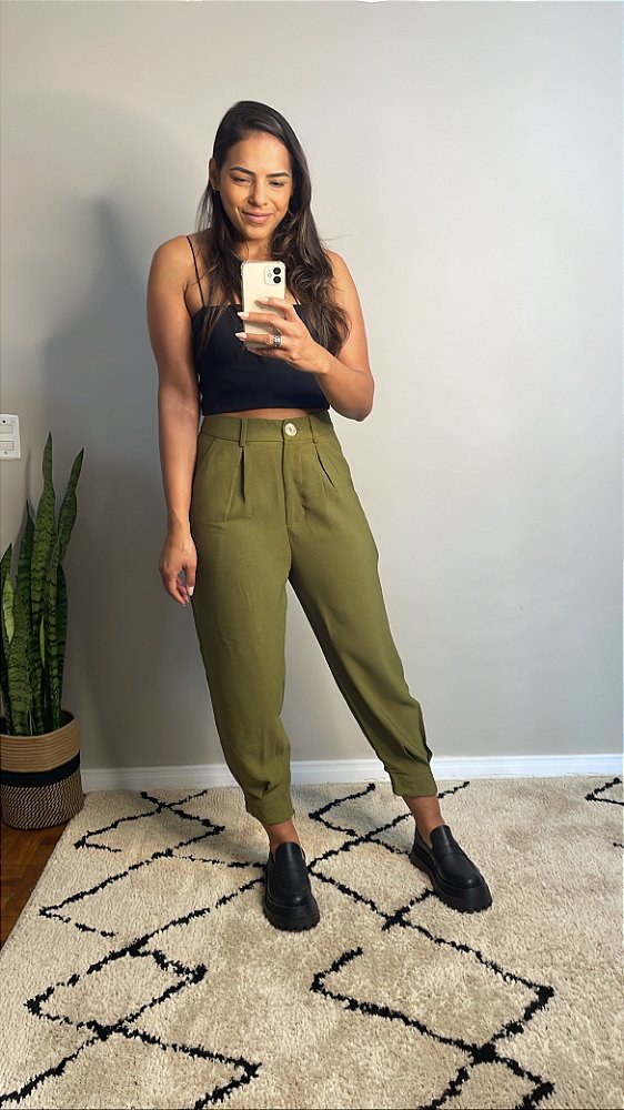 Calça cenoura zíper