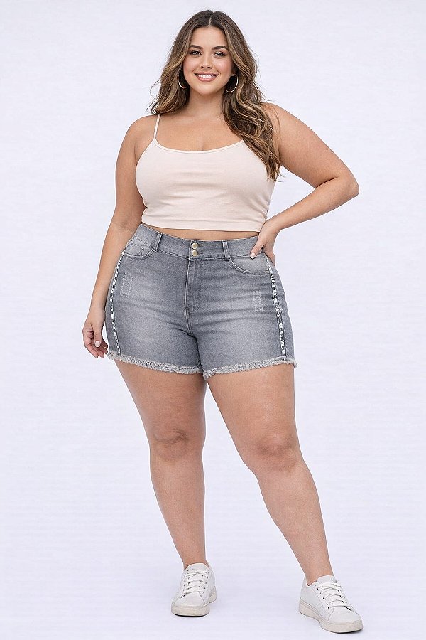 Short Jeans Feminino Barra Desfiada Detalhe Metalizado Lateral 44 Ao 70 3459