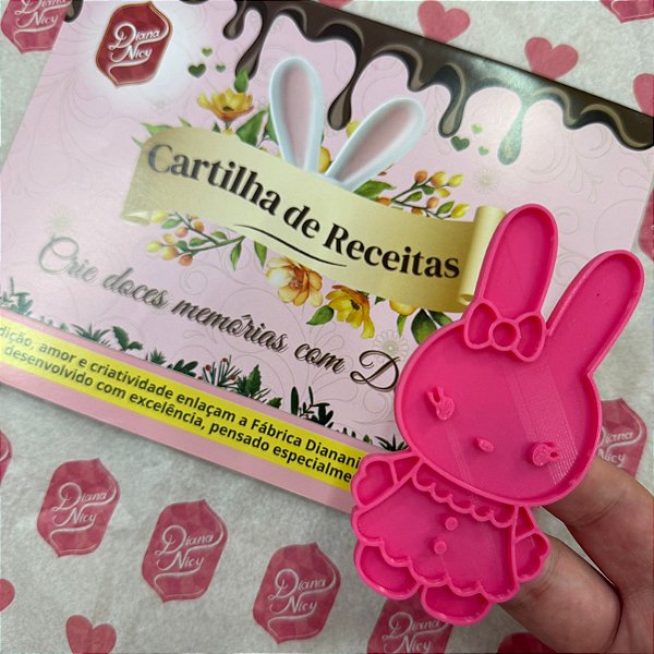 Cortador e Marcador Coelha de Vestido - D250283 + CARTILHA DE RECEITAS