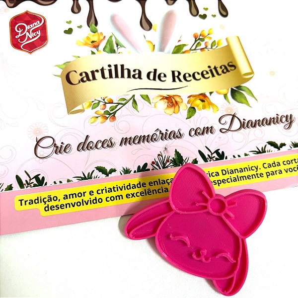 Cortador e Marcador Coelha Laço Lili + COM CARTILHA DE RECEITAS DE PRESENTE - D250058