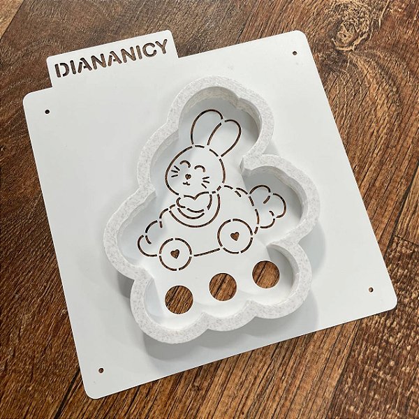 Estêncil Diananicy Nº 473 - Stencil e Cortador Pintura Carrinho Coelho