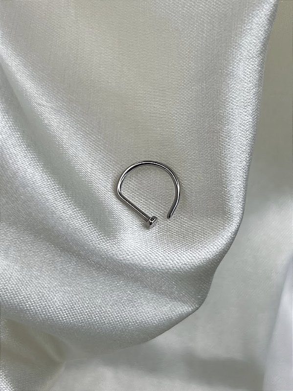 Piercing Nostril D-Ring em Titânio