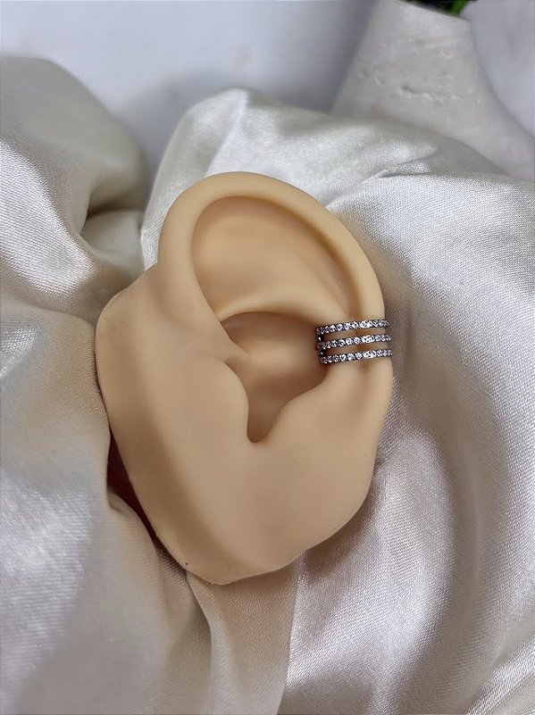 Argola tripla zircônias -Titânio