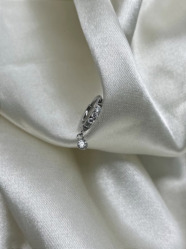 Argola zircônia com pingente