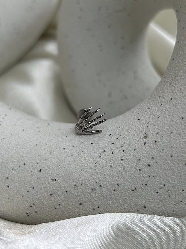 Piercing mão caveira-Titânio