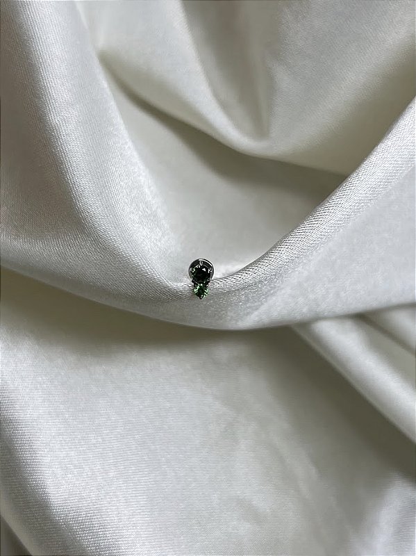 Labret duas zircônias verdes -Titânio
